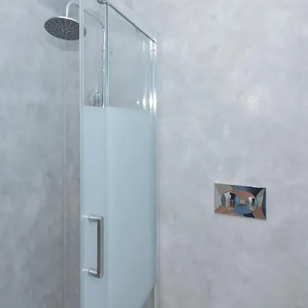 Invicta Apartment